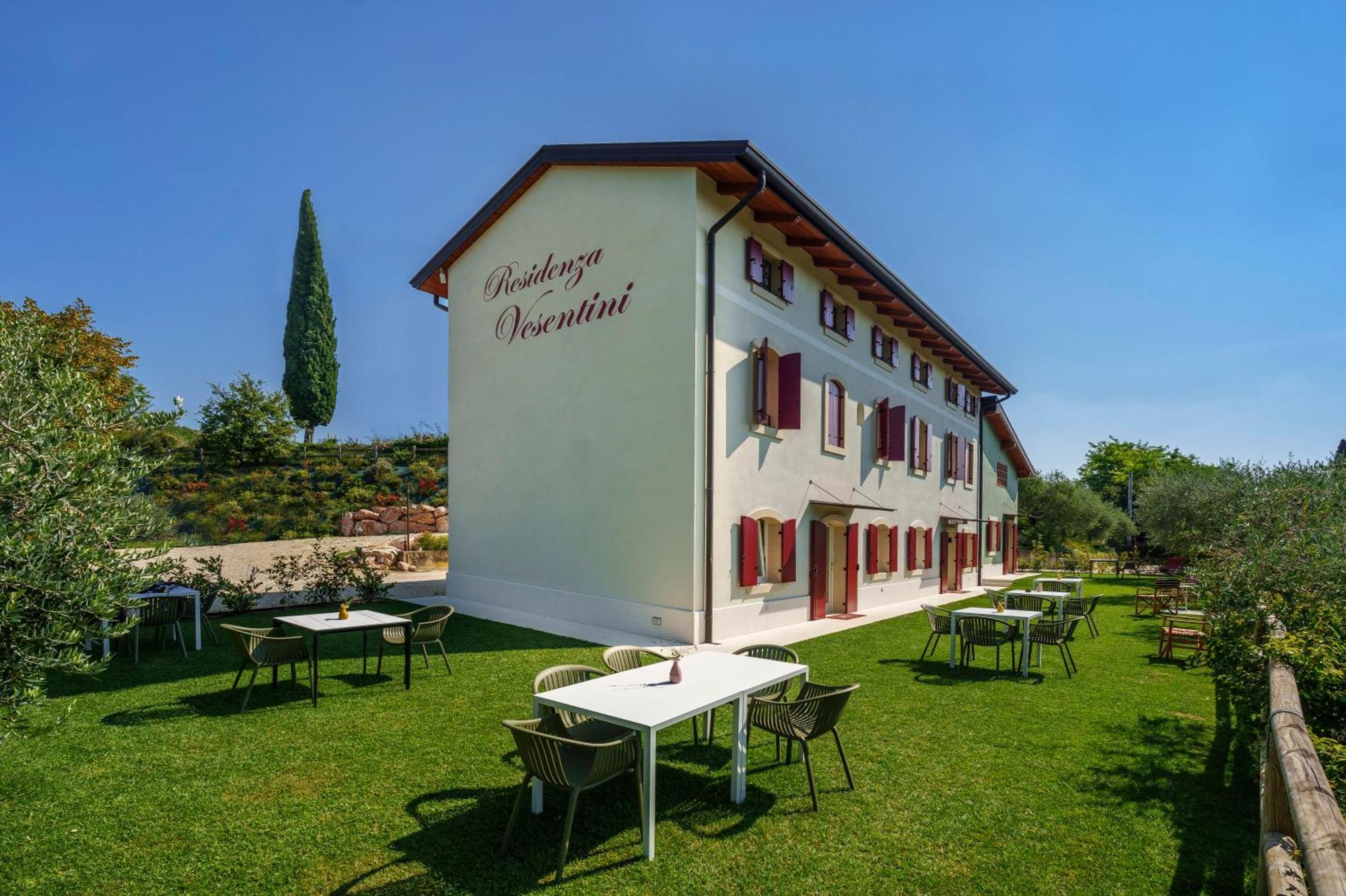 Residenza Vesentini Bed & Breakfast Pastrengo Luaran gambar